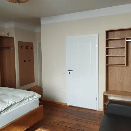 Ruhiges Im Historischen Schafrichterhaus *